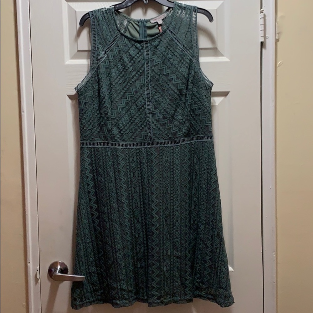 NEW ⭐️ Green lace dress